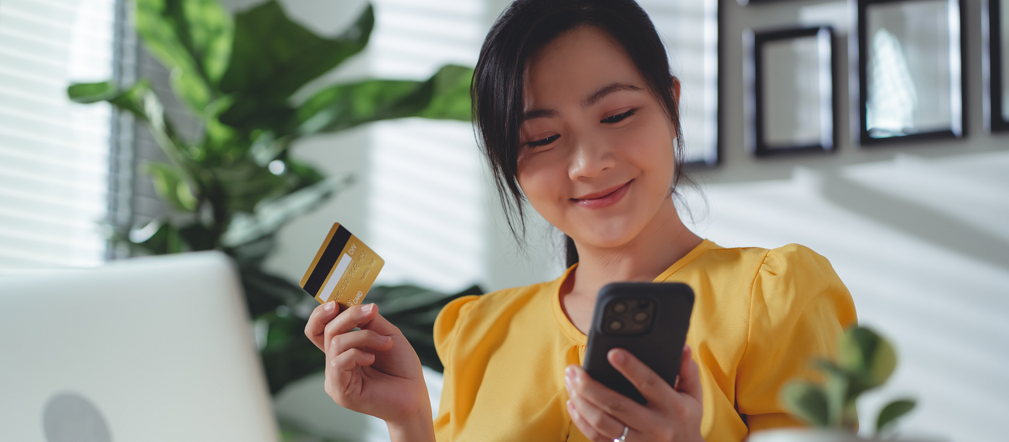 Paying for jewelry with credit card